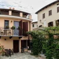 IL CORTILETTO 2 - Verduno – hotel w mieście Verduno