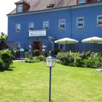 Logis L Auberge Gutshof, хотел в Бишофсверда