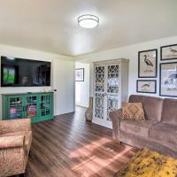 North Bend Home with Cornhole Court and Putting Green, hotel cerca de Aeropuerto municipal de North Bend - OTH, North Bend