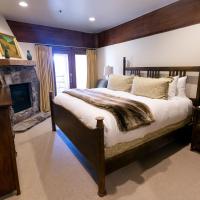 Deluxe King Room with Fireplace Hotel Room