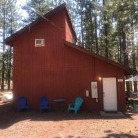 Cheerful 2-Bedroom Cottage Near Eagle Lake, hotel in Susanville