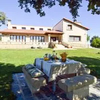 Casa Entre Piedras y Estrellas, hotel u gradu Gallegos de Sobrinos