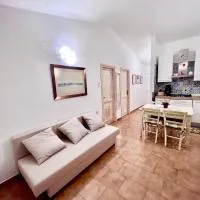 DOMUS HENRICUS -THREEROOM APARTMENT IN PORTO POLLO 400 Meters from the sea, hotel Porto Pollóban
