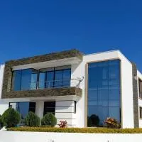 Espectacular casa grande vacacional en Manta!, hotel en Manta