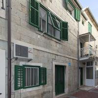 Apartments by the sea Baska Voda, Makarska - 12209: Ba&scaron;ka Voda şehrinde bir otel