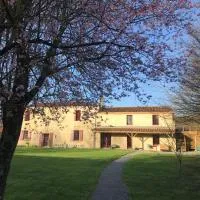 LA CHARMILLE Gîte La Terrasse, hotell sihtkohas La Copechagnière
