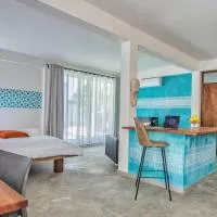Contemporary Private Studio with Pool and Kitchen, hotel v mestu Beira