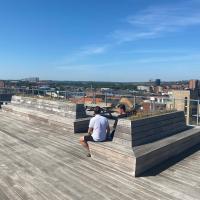 Apartment w. rooftop terrace & free parking garage