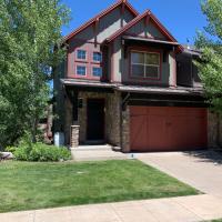 Luxury 4 bedroom home 10 min to Park City and Jordenelle