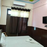 Suresh Guest House & Hotel By WB Inn, hotel Bharatpurban