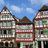 Gästehaus am Marktbrunnen، فندق في بريتن