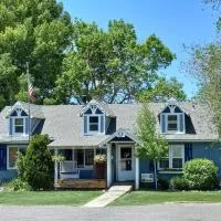 The Goulding Cottage and farm - 4 beds, 3 baths, hôtel à Henrieville