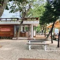 Issara Beach Resort Beachfront, hotel u gradu 'Sichon'