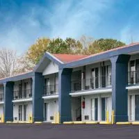 Super 8 by Wyndham Locust Grove, hotel sa Locust Grove