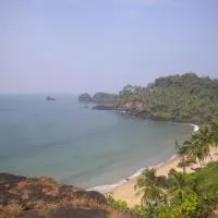 Cabo De Rama Cottage, מלון בCola