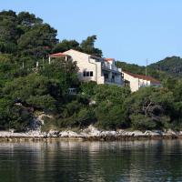 Apartments by the sea Polace, Mljet - 613, hotel in Polače