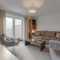 A Spacious 2 Bedroom Apartment In Aldgate East