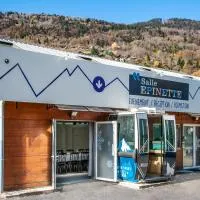 L'Epinette - Gîte de groupe et salle de réception، فندق في آلوفارْ