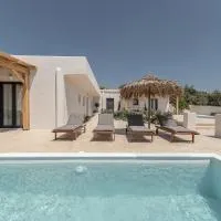 Golden Sand Villas with Private Pool, Hotel in Vívlos