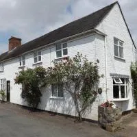 White Cottage Bed and Breakfast, hotel di Seisdon