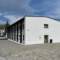 Apartmotel ANROE, מלון בChminianska Nová Ves