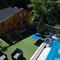 Casa di legnu ,charmant chalet avec piscine, hotel i Patrimonio