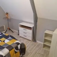 Belle chambre avec balcon, khách sạn ở Arques