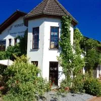Weingut Villa Raevenhof, hotel in Ayl
