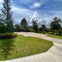 Pruksa View Homestay, hotelli kohteessa Ban Phu Hi