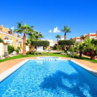 Casa La Zenia Elite Townhouse with Shared Pool and 10 Minutes Walk to Beach, hotel in La Zenia, Playas de Orihuela