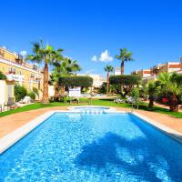 Casa La Zenia Elite Townhouse with Shared Pool and 10 Minutes Walk to Beach, ξενοδοχείο σε La Zenia, Playas de Orihuela