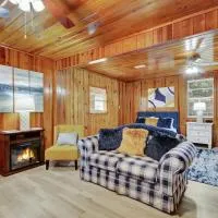 Lake Haven Cottage with Game Room, Swim Dock and Boat, hotel em Hot Springs