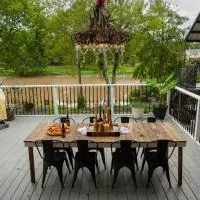 Chateau Royale, Pet Friendly, On Bayou, Downtown!, מלון בניו איבריה