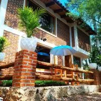 Cabaña para pareja en el bosque IB, hotel in Acaxochitlán