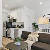 Cozy Uptown Studio with In-unit laundry & Wi-Fi! - Montrose 111