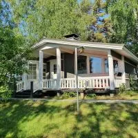 Mökki ja rantasauna Saimaan rannalla, hotel u gradu Taipalsaari