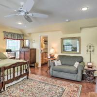 Studio in College Station with Expansive Deck!, hotel near Easterwood Airfield - CLL, College Station