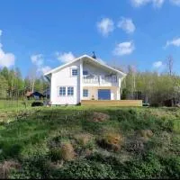 Romantic Lakeview Guesthouse in Swedish Nature, hotel em Finnerödja
