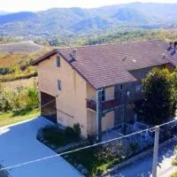 CASA VACANZE MONTE MARTINO, hotel sa Cremolino