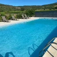 Appartement entre lac et mer avec piscine, hotel u gradu 'Péret'