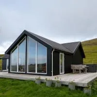 Peaceful Nature Escape in Skálavík - 3BR - Parking، فندق في Skálavík