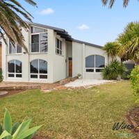 Palms on The Esplanade by Wine Coast Holiday Rentals, hotel in Sellicks Beach
