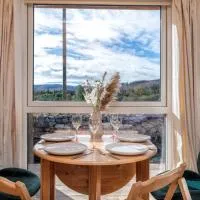 발라터에 위치한 호텔 Alba - Charming boutique forest view cabin with hot tub in Ballater