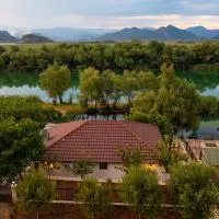Lotos Luxury House - Skadar Lake, hotell sihtkohas Virpazar