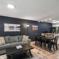 Harbor Springs-Secluded setting+amenities+pets, hotel near Pellston Regional Airport - PLN, Harbor Springs