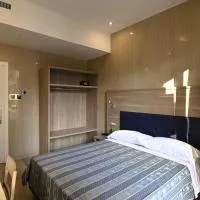 Hotel Midway