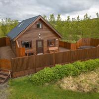 Cosy Retreat Home with Jacuzzi, hotel in Akranes
