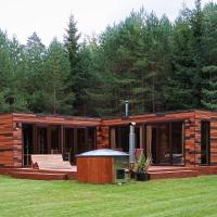 Roheluse metsamaja with hot tub and sauna