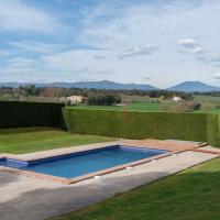 Vibranr Holiday Home in Aiguaviva with Swimming Pool, Hotel in der Nähe vom Flughafen Girona-Costa Brava - GRO, Aiguaviva