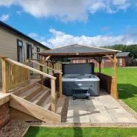 Viesnīca Pet Friendly 2-Bed Luxury Lodge in Routh w HotTub pilsētā Routh